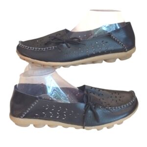 SOCOFY Hollow Out Leather Loafers Breathable Comfort Moccasins Cut-Out Design